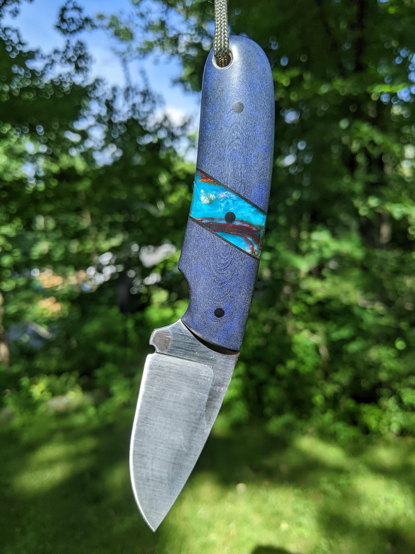 work knife with blue handle