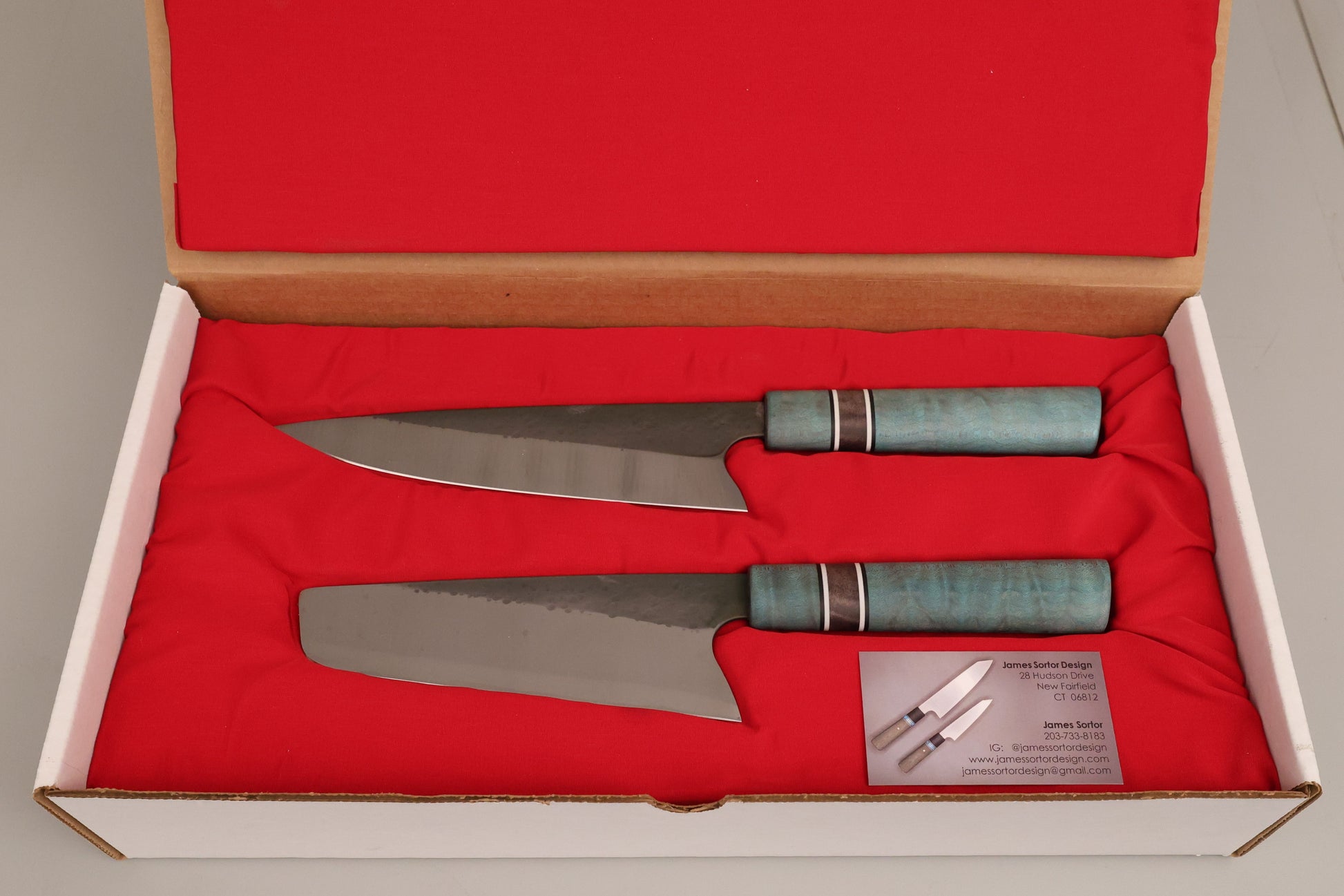 Gift set of kitchen knives