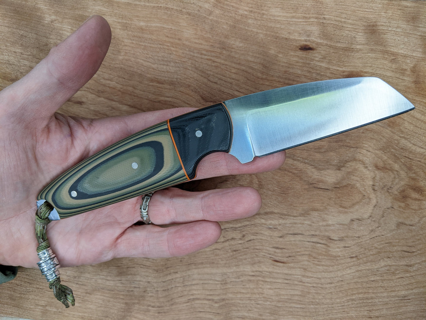 Wharncliffe blade knife