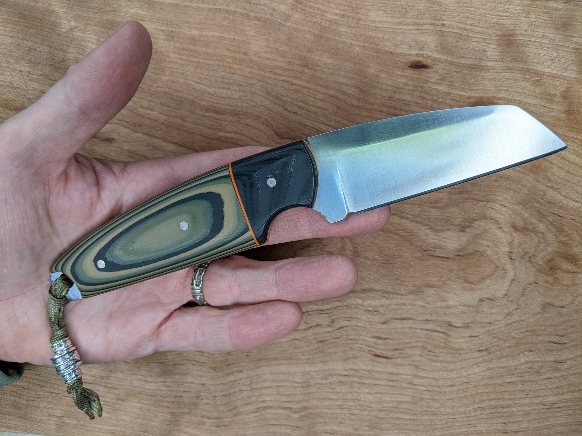 Wharncliffe blade knife