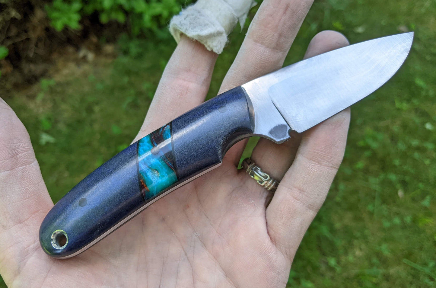 Work knife with Richlite and resin handle