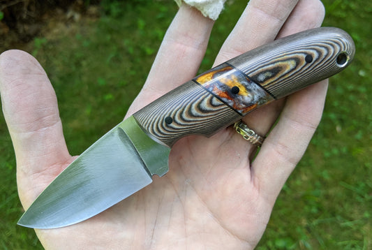 Work knife with Richlite and resin handle